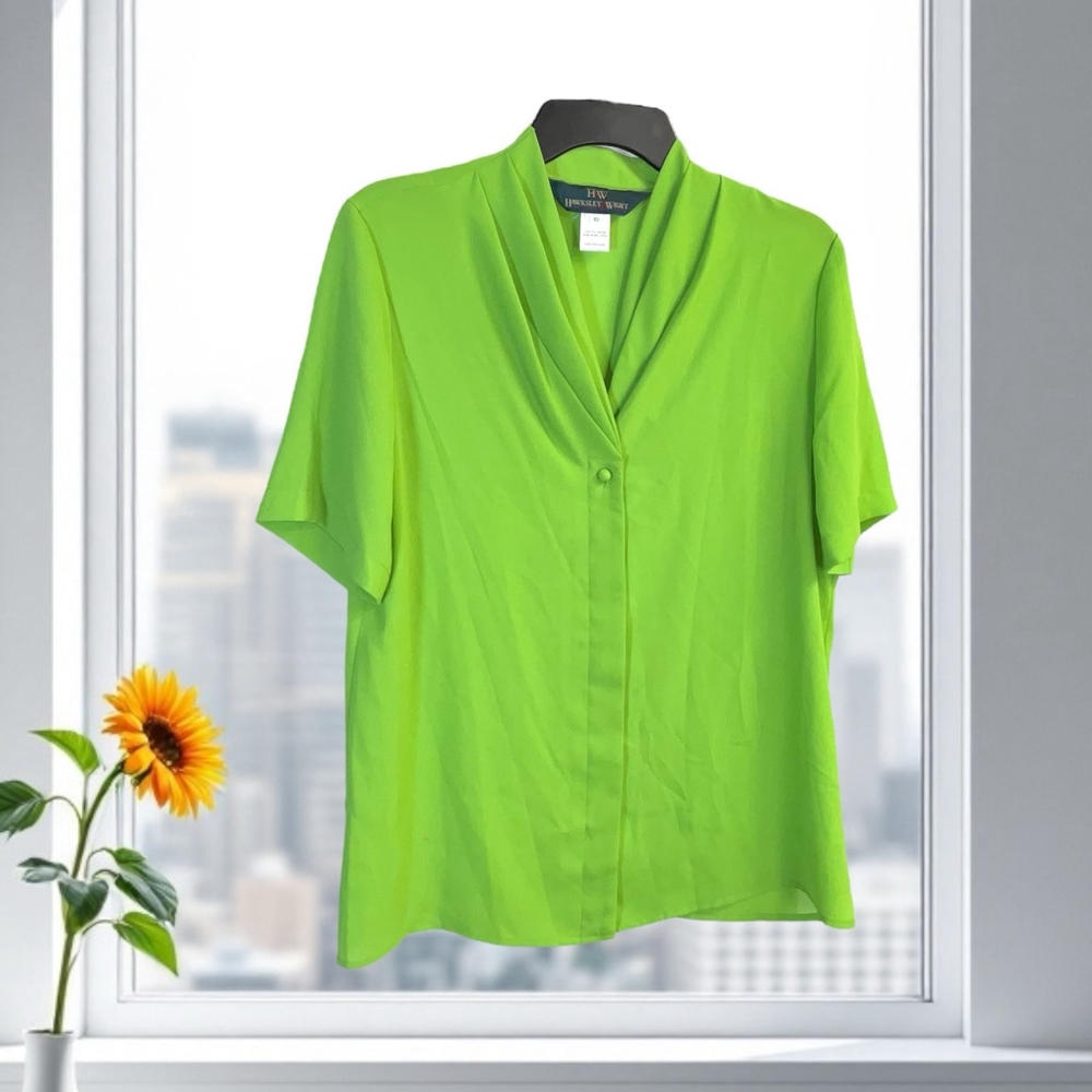 Hawksley & Wight (H&W) Apple Green Blouse w Hidden Button Panel Women Size 10